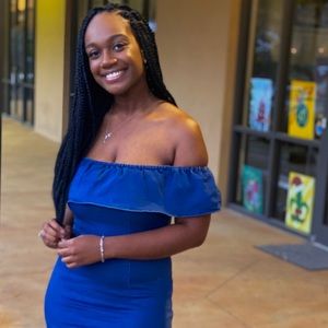 Meet your Posher, Alexis